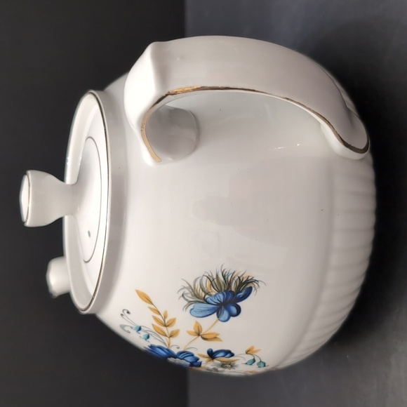 VTG,Ellegreve Wood & Sons of England Blue Floral Ironstone Teapot. - Picture 2 of 11